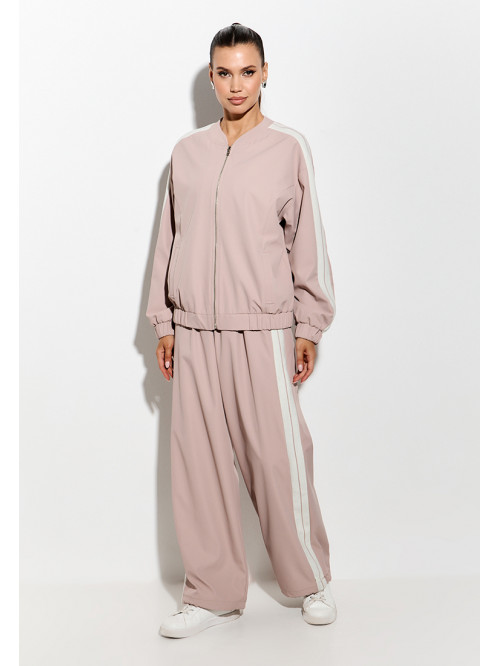 Комплект бомбер и брюки цве...