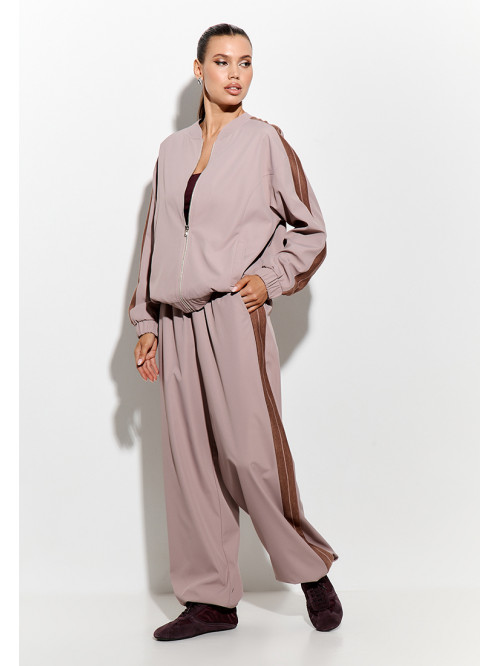 Комплект бомбер и брюки цве...