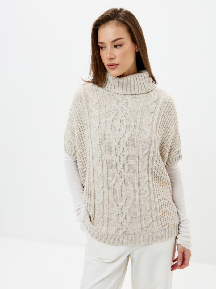 Жилет теплый со спущенным рукавом светло-бежевого цвета ВТД-53