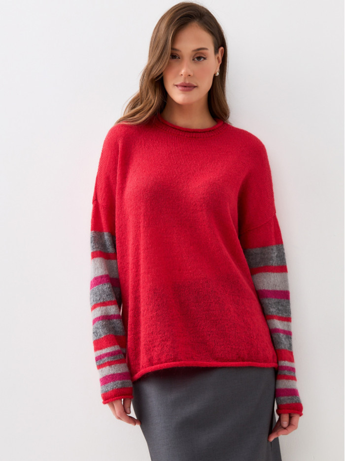 Легкий женский джемпер с полосатыми рукавами красного цвета ВТД-61