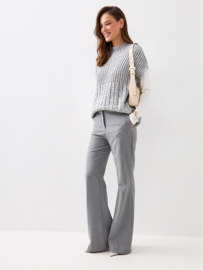 Теплый жилет светло-серого цвета ВТД-69