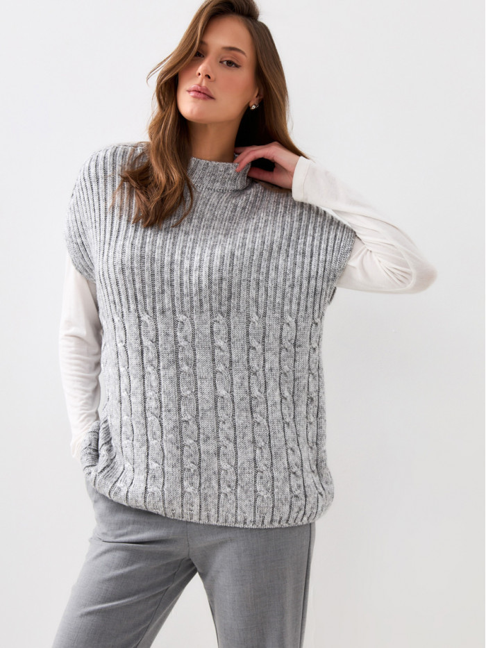 Теплый жилет светло-серого цвета ВТД-69