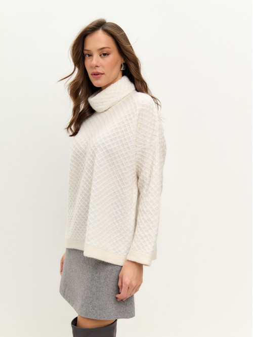 Изумительный джемпер молоч...