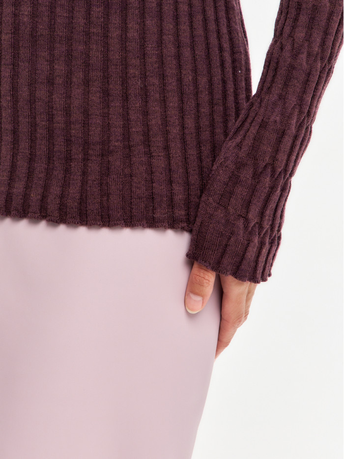 Эффектный джемпер с буфами фиолетового цвета ВТД-74