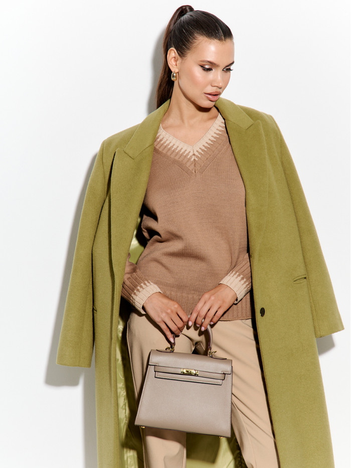 Джемпер с V-образным вырезом песочного-бежевого цвета ВТД-75