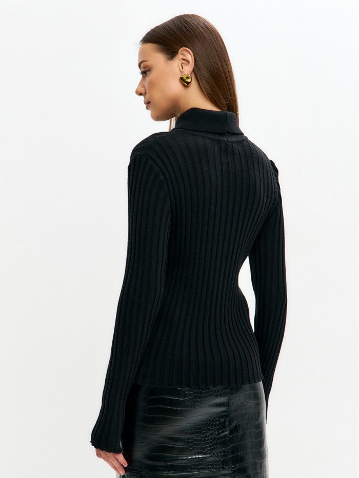 Тонкий джемпер с оригинальным воротником черного цвета ВТД-76