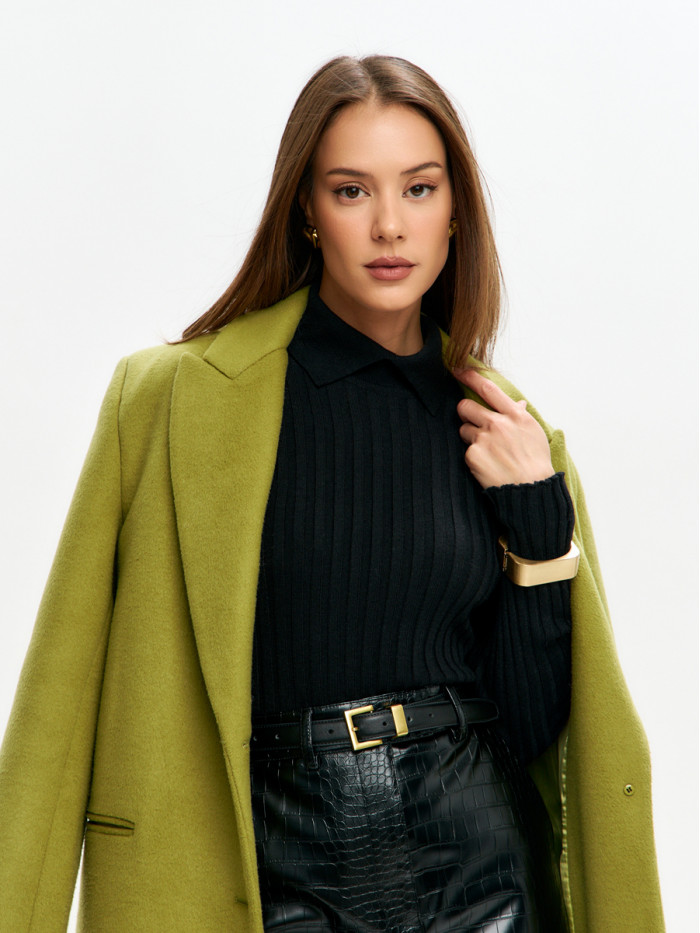 Тонкий джемпер с оригинальным воротником черного цвета ВТД-76