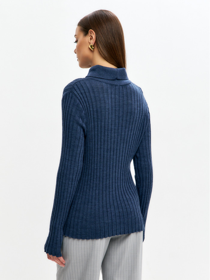 Тонкий джемпер с оригинальным воротником джинсового цвета ВТД-76