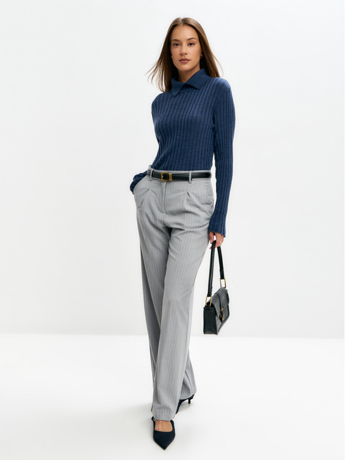 Тонкий джемпер с оригинальным воротником джинсового цвета ВТД-76