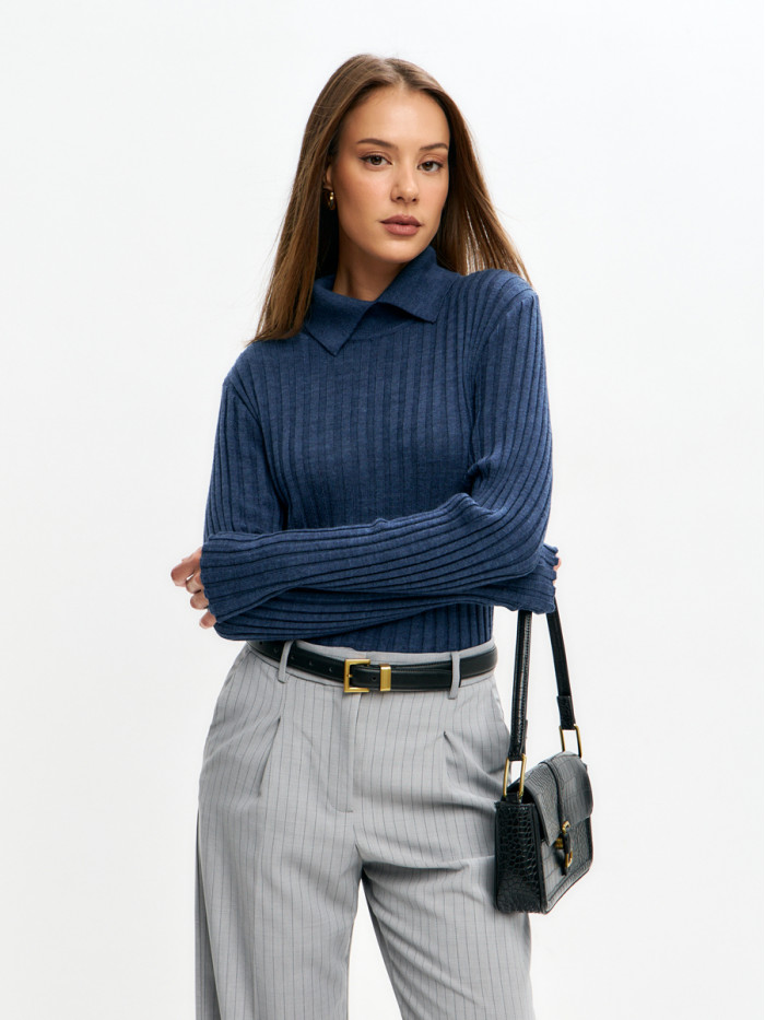 Тонкий джемпер с оригинальным воротником джинсового цвета ВТД-76