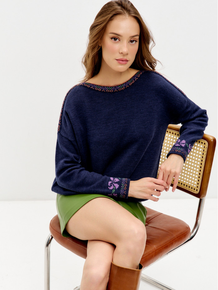 Джемпер  с оригинальным рисунком цвет темно-синий ВТД-82