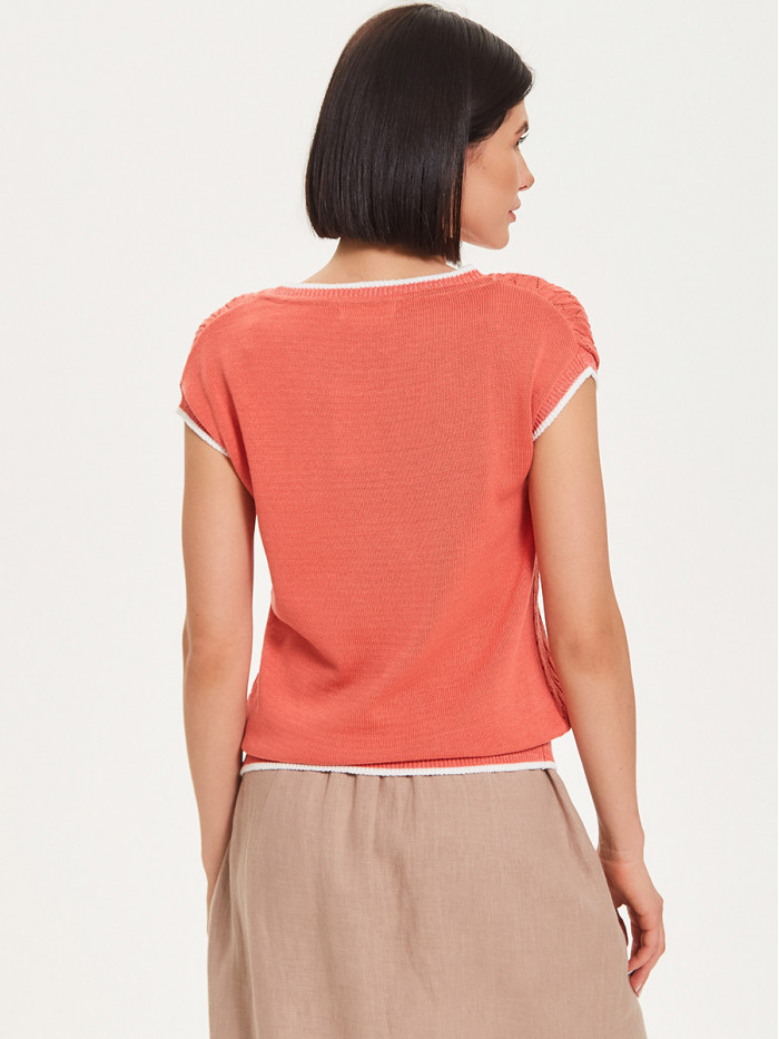 Яркий оригинальный джемпер персикового-белого цвета ВТЛ-27