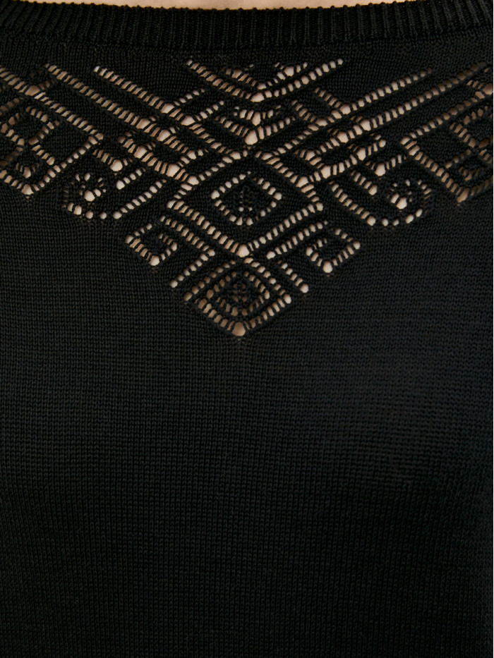 Женский джемпер с ажурной вязкой черного цвета ВТЛ-38