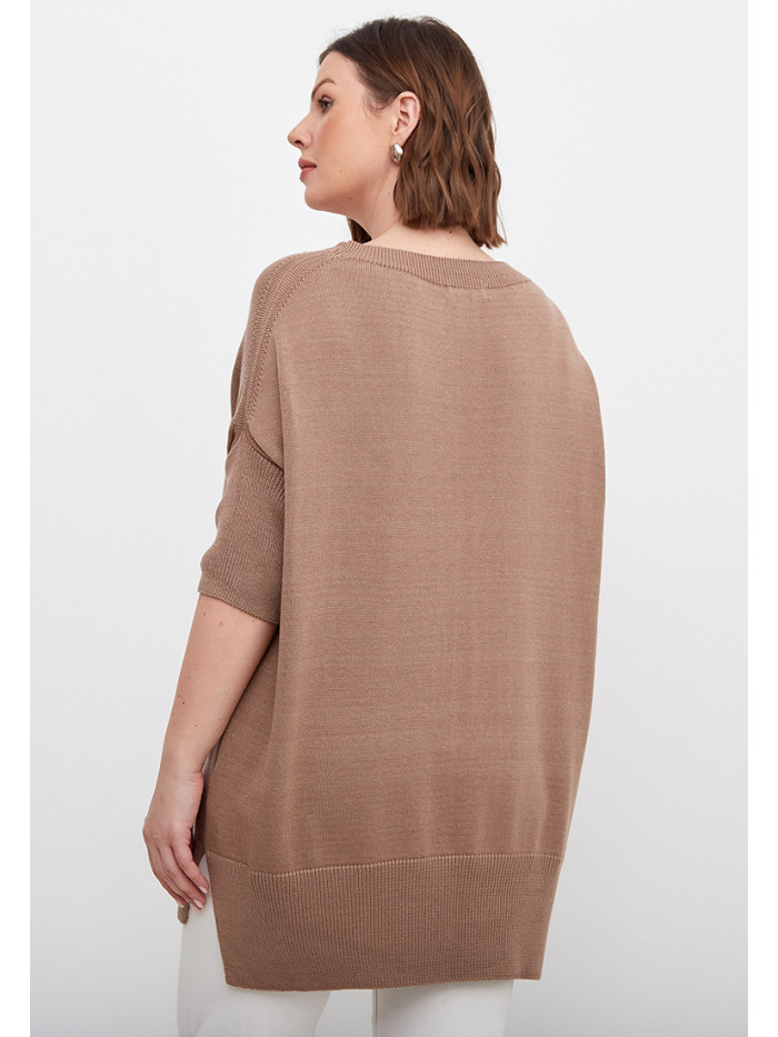 Джемпер женский прямого кроя кофейного цвета ВТЛ-45