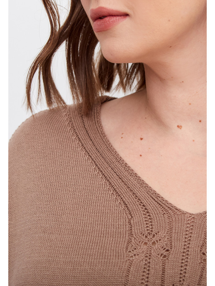 Джемпер женский прямого кроя кофейного цвета ВТЛ-45