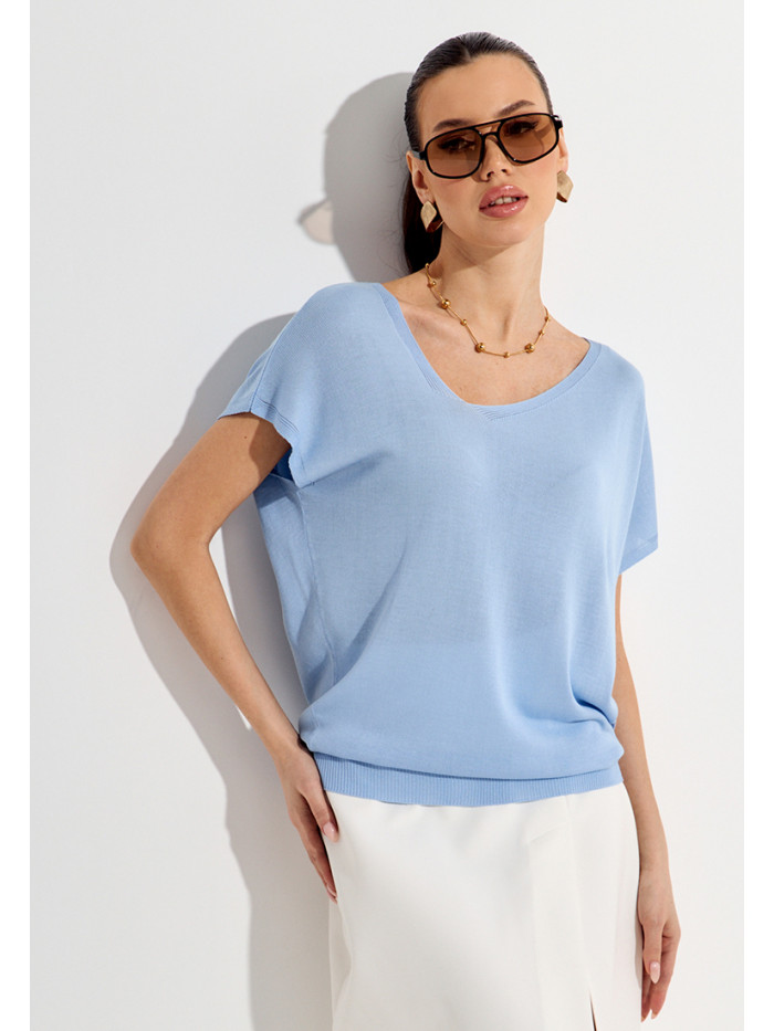 Джемпер с ассиметричный вырезом голубого цвета ВТЛ-73/1