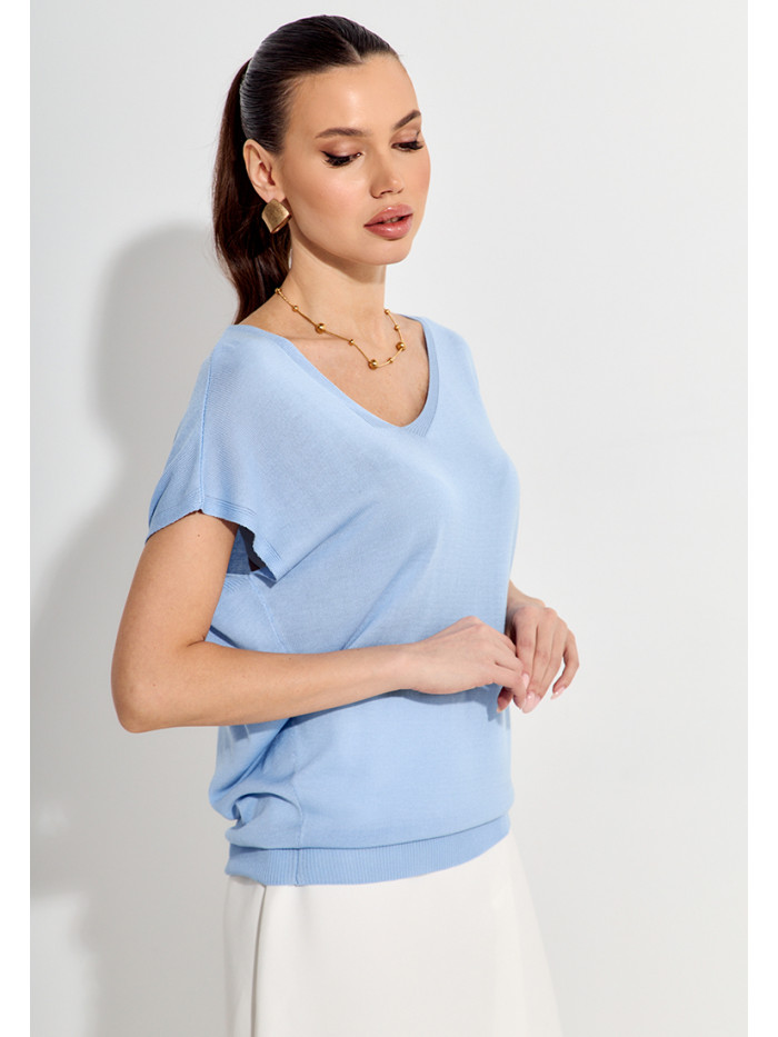 Джемпер с ассиметричный вырезом голубого цвета ВТЛ-73/1