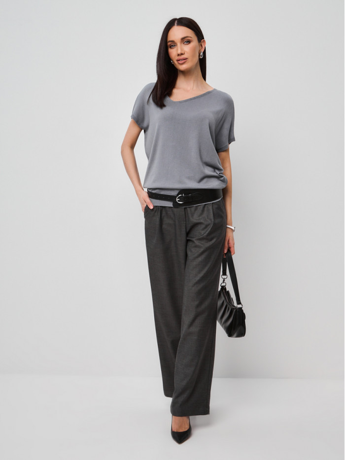 Летний джемпер с ассиметричный вырезом серого цвета ВТЛ-73